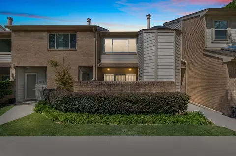 1936 Augusta Dr, Houston, TX 77057