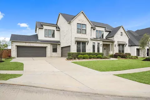 320 Waters Landing Ln, Katy, TX 77493