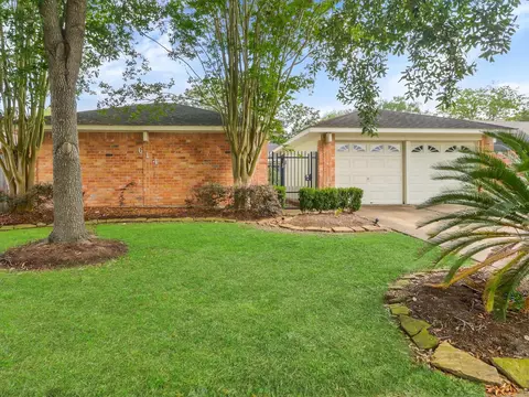 614 Tramwood Dr, Missouri City, TX 77489