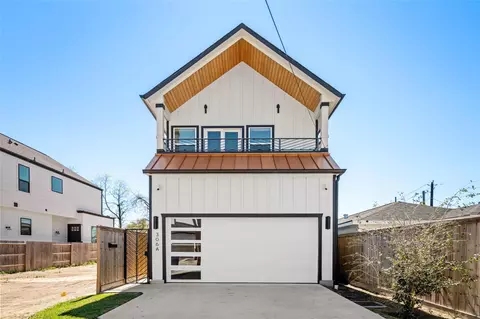 306 E 40th St #A, Houston, TX 77018