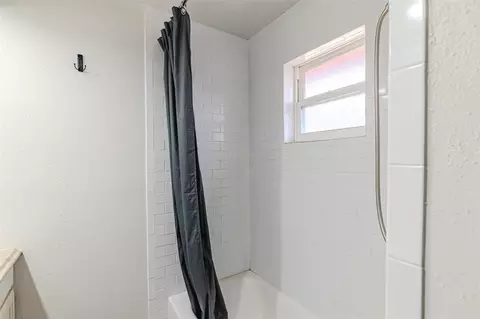 Bath - 4606 Fitzwater Dr, Spring, TX 77373 photo 2 of 5