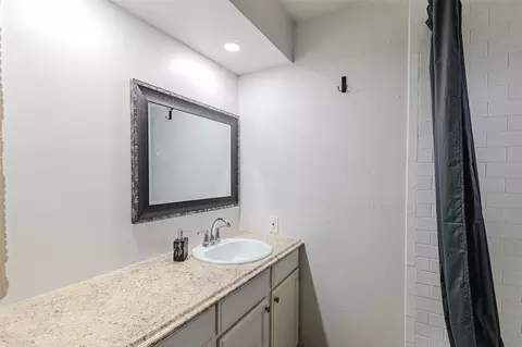 Bath - 4606 Fitzwater Dr, Spring, TX 77373 photo 1 of 5