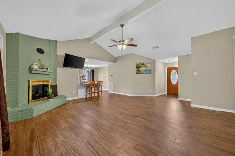 2719 Flintrock Cir, Houston, TX 77067
