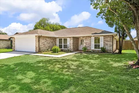10111 Limewood Ln, Sugar Land, TX 77498