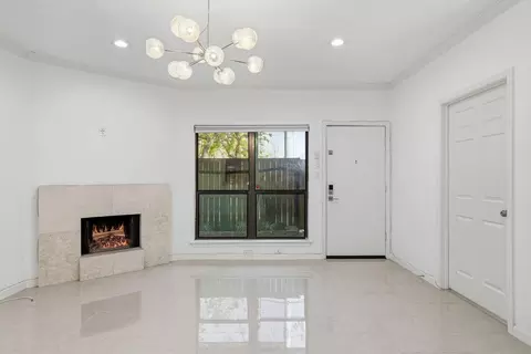 1100 Augusta Dr #57, Houston, TX 77057