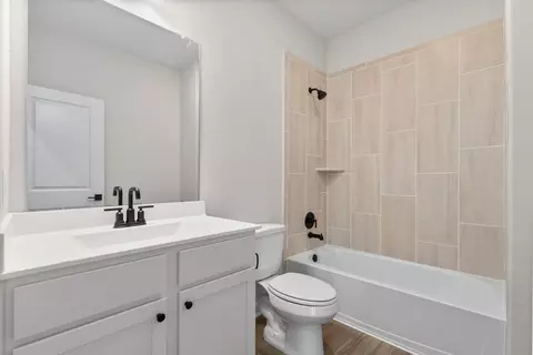 Bath - 1126 Campside Dr, Beasley, TX 77417 photo 3 of 3