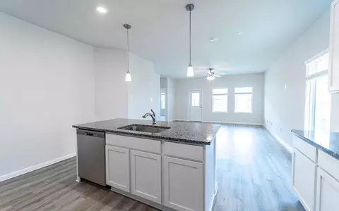 Kitchen - 4326 Maple Root Ln, Pinehurst, TX 77362 photo 6 of 6