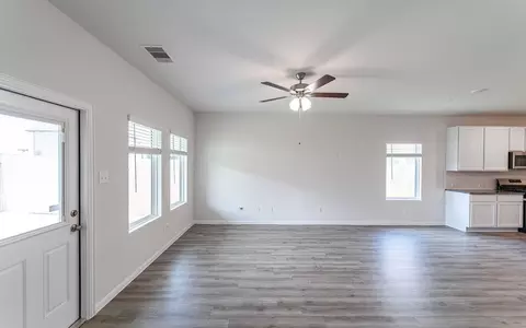Living - 4326 Maple Root Ln, Pinehurst, TX 77362 photo 3 of 3