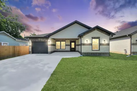 608 Miriam St, Baytown, TX 77520