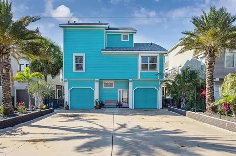 1022 Long Reach Dr, Tiki Island, TX 77554