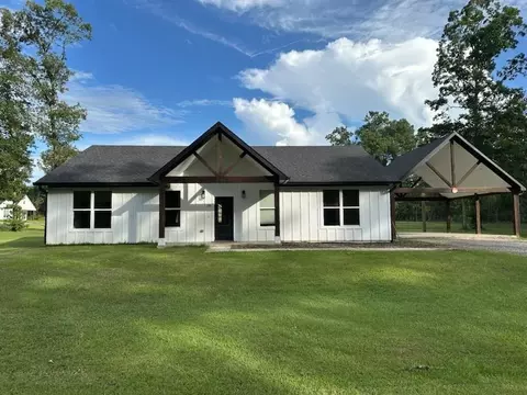141 Summer Pl, Livingston, TX 77351