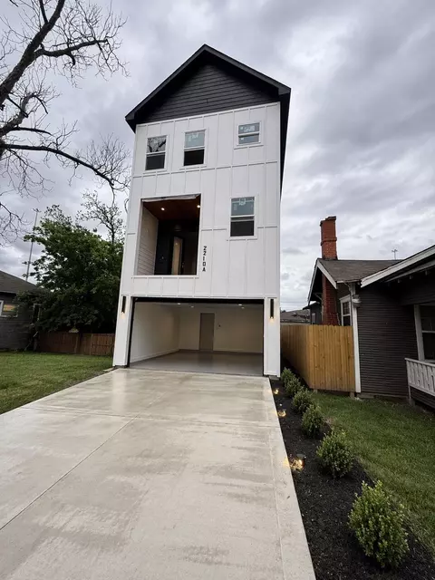 2210 Brackenridge St, Houston, TX 77026