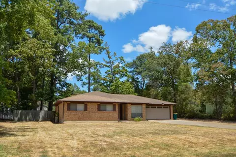 218 Summit Dr, Conroe, TX 77303 photo 1