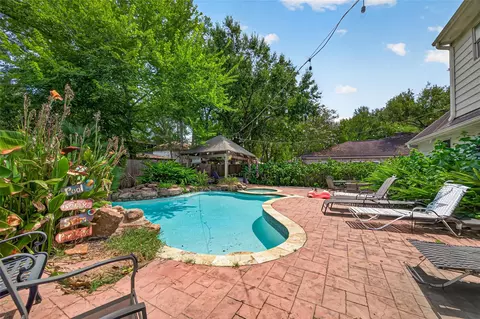 Exterior - 17314 Tall Cypress Dr, Spring, TX 77388 photo 4 of 8