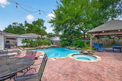 Exterior - 17314 Tall Cypress Dr, Spring, TX 77388 photo 5 of 8