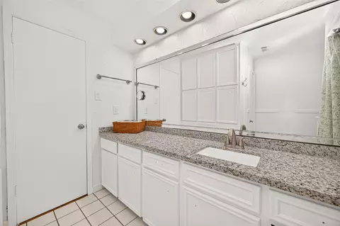 Bath - 17314 Tall Cypress Dr, Spring, TX 77388 photo 1 of 6