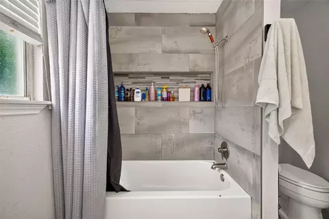 Bath - 17314 Tall Cypress Dr, Spring, TX 77388 photo 6 of 6