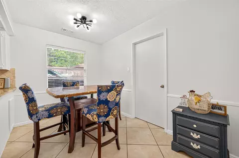 Dining - 17314 Tall Cypress Dr, Spring, TX 77388 photo 4 of 5