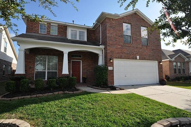 2931 Silver Landing Ln, Dickinson, TX 77539