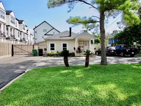 1126 W 22nd St, Houston, TX 77008