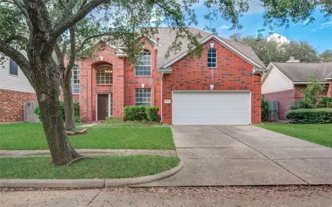 4731 Silverlake Dr, Sugar Land, TX 77479