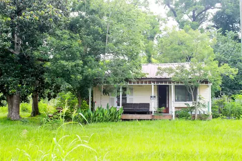 120 Creekside Dr, Angleton, TX 77515