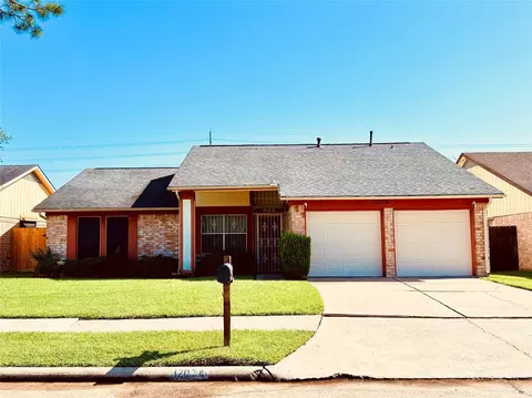 12074 Fairpoint Dr, Houston, TX 77099