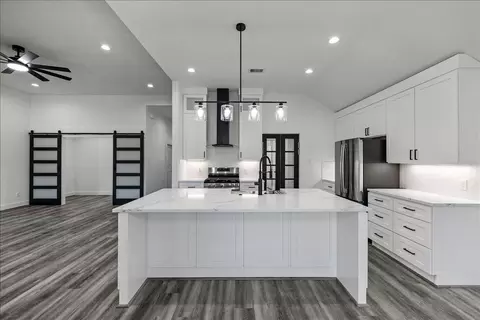 14103 W 3rd St, Santa Fe, TX 77517