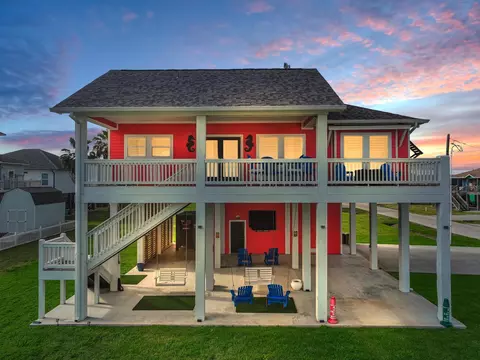 2637 Tide Dr, Crystal Beach, TX 77650