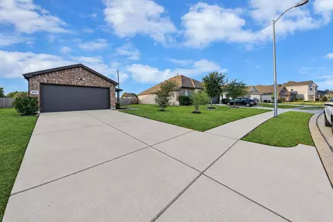 5924 Bluebonnet Ln, Rosenberg, TX 77469