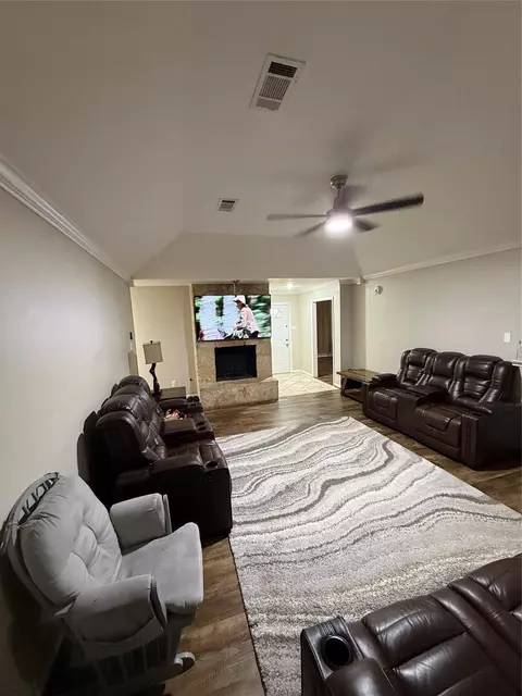 Living - 3103 Pine Dust Ln, Spring, TX 77373 photo 2 of 3
