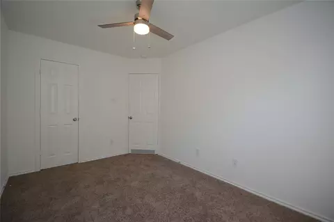 Bedroom - 1319 Winding Willow Dr, Pinehurst, TX 77362 photo 5 of 6