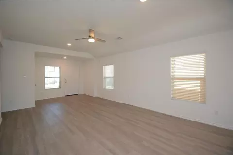 Living - 1319 Winding Willow Dr, Pinehurst, TX 77362 photo 3 of 3