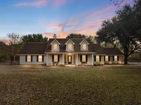 5637 Hand Rd, Richmond, TX 77469