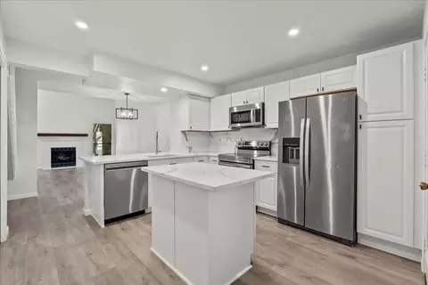 16532 Holly Trail Dr, Houston, TX 77058