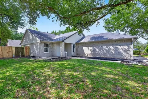 2903 Silent Dr, Sugar Land, TX 77498