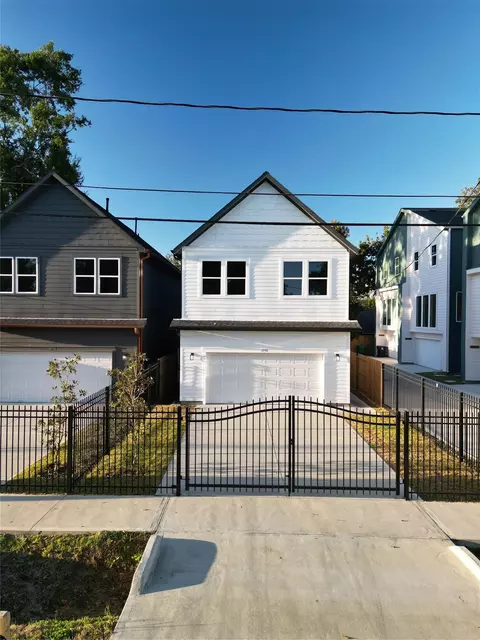 1050 Marjorie St, Houston, TX 77088
