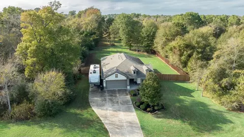 13874 Oak Manor Dr, Willis, TX 77318