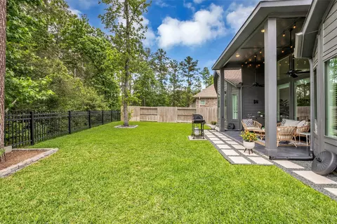 Exterior - 2915 Oakcrest Meadow Ct, Spring, TX 77386 photo 4 of 7