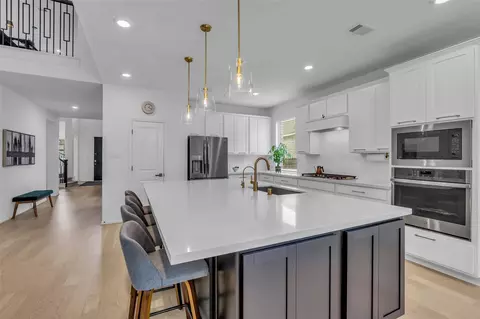 Kitchen - 2915 Oakcrest Meadow Ct, Spring, TX 77386 photo 2 of 4