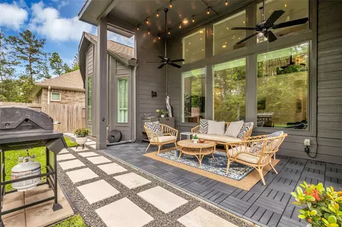 Exterior - 2915 Oakcrest Meadow Ct, Spring, TX 77386 photo 5 of 7