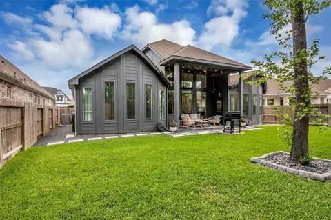 Exterior - 2915 Oakcrest Meadow Ct, Spring, TX 77386 photo 6 of 7