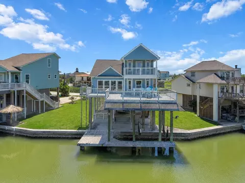 314 Windward Way, Tiki Island, TX 77554