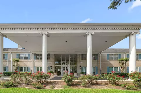 2600 Bellefontaine St, Houston, TX 77025