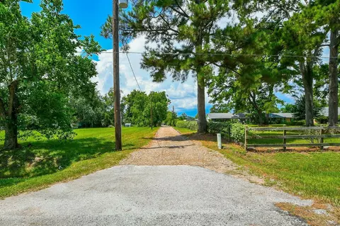 22035 Buescher Rd, Tomball, TX 77377