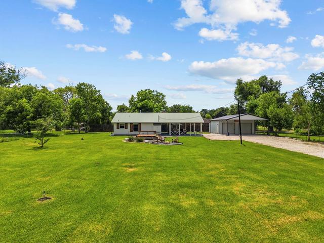4901 S Elm Ave, Santa Fe, TX 77517