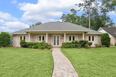 1926 Twin Spgs, Kingwood, TX 77339