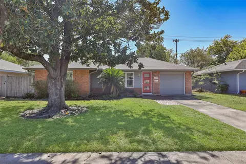 4613 Libbey Ln, Houston, TX 77092