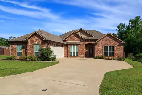 124 Lakeway Ln, Longview, TX 75604
