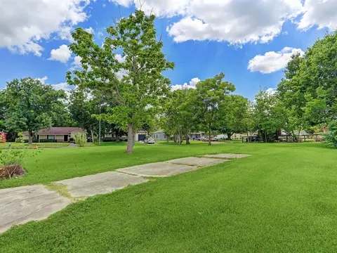 9226 Faircroft Dr, Houston, TX 77033